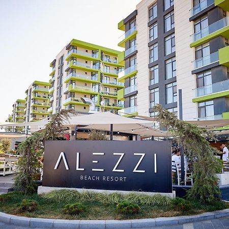 Seascape Apartment Spa N Pool Beach Resort Mamaia Buitenkant foto