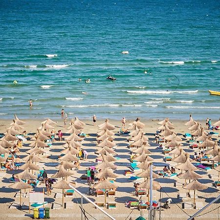 Seascape Apartment Spa N Pool Beach Resort Mamaia Buitenkant foto