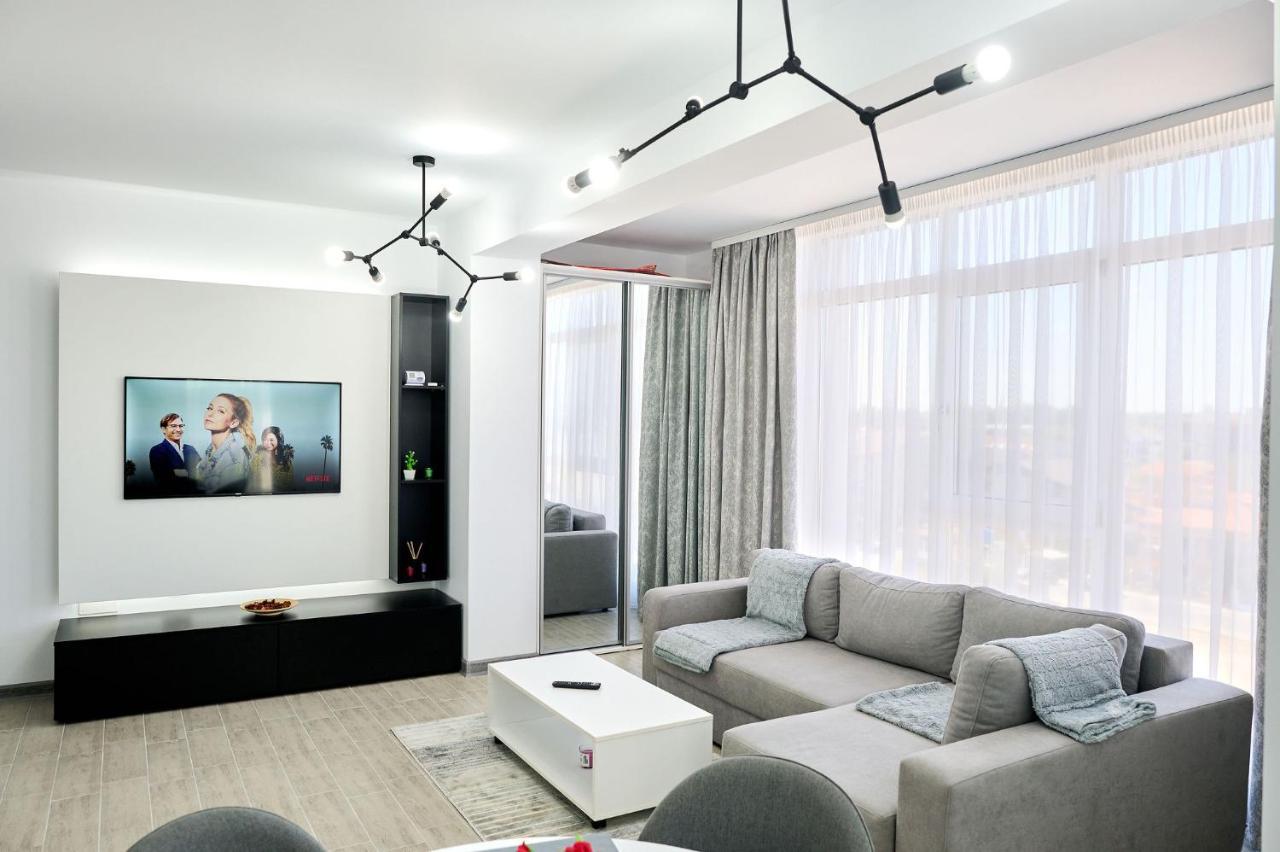 Seascape Apartment Spa N Pool Beach Resort Mamaia Buitenkant foto