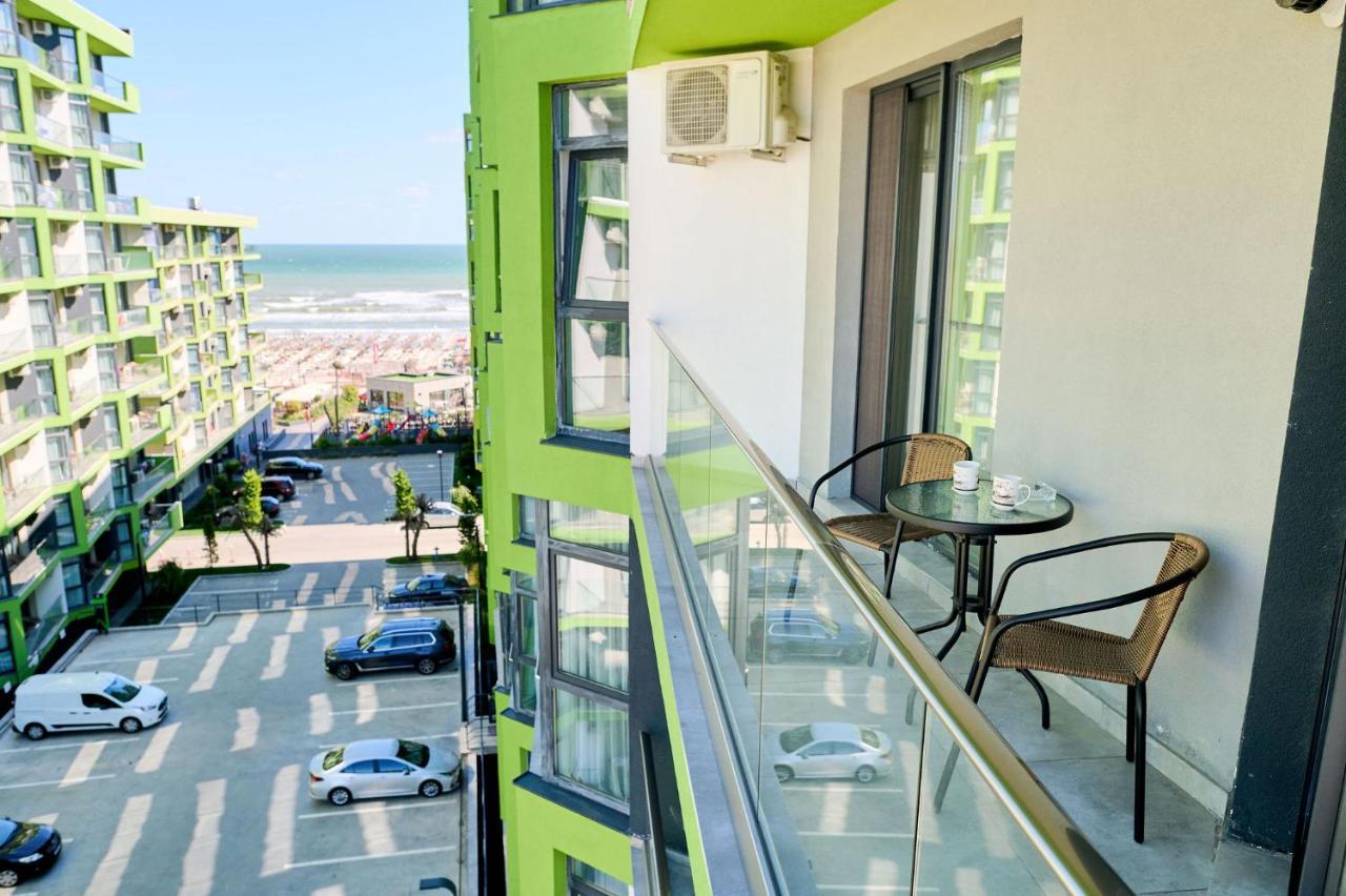 Seascape Apartment Spa N Pool Beach Resort Mamaia Buitenkant foto