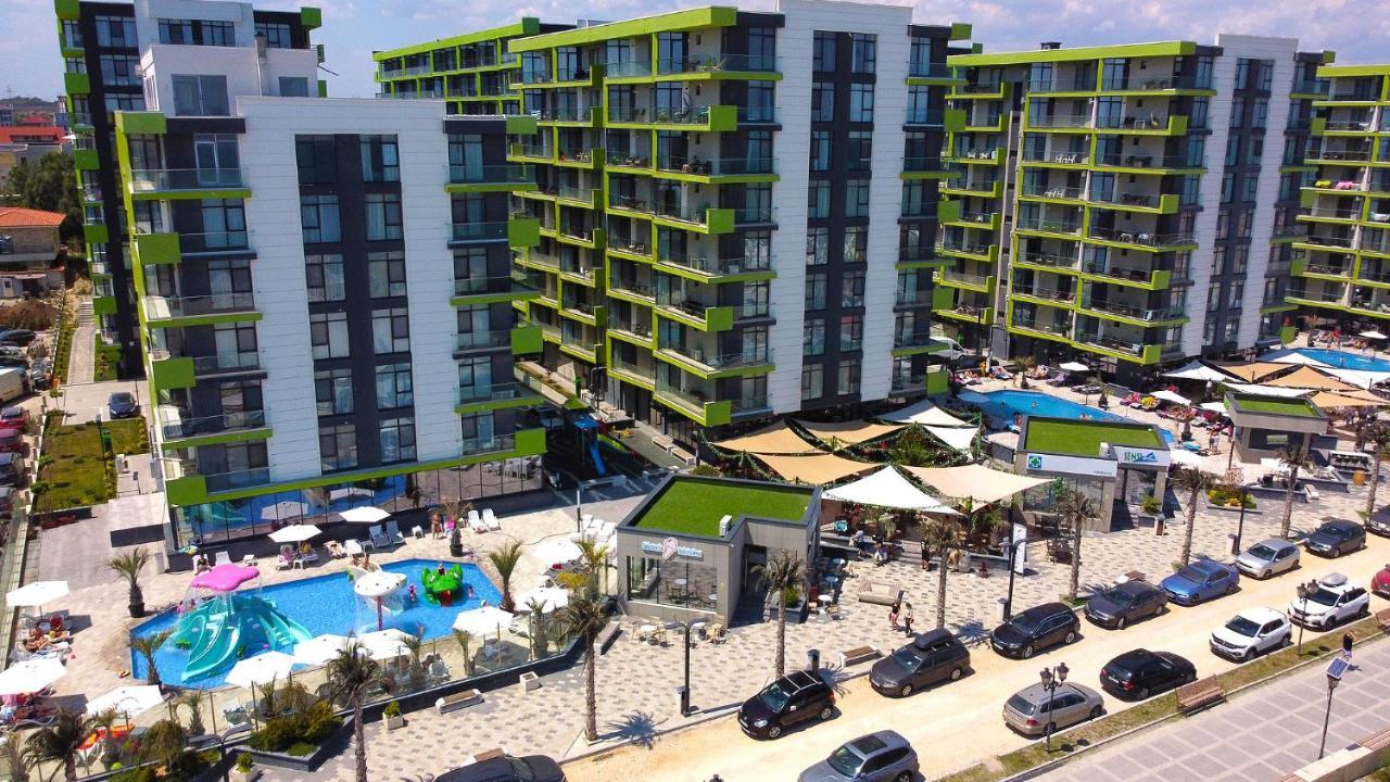 Seascape Apartment Spa N Pool Beach Resort Mamaia Buitenkant foto