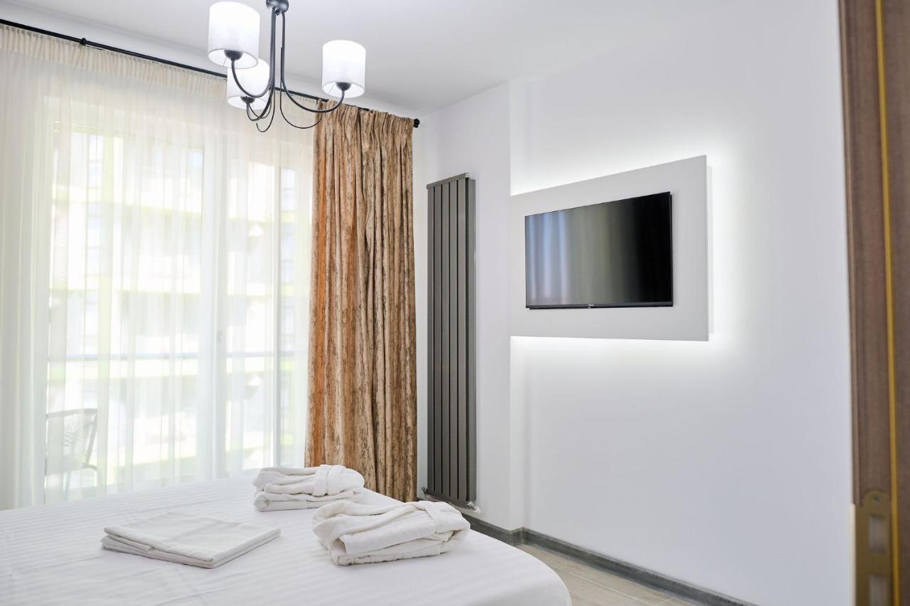 Seascape Apartment Spa N Pool Beach Resort Mamaia Buitenkant foto