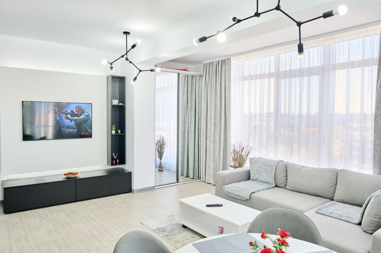 Seascape Apartment Spa N Pool Beach Resort Mamaia Buitenkant foto