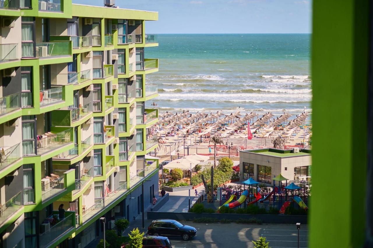 Seascape Apartment Spa N Pool Beach Resort Mamaia Buitenkant foto
