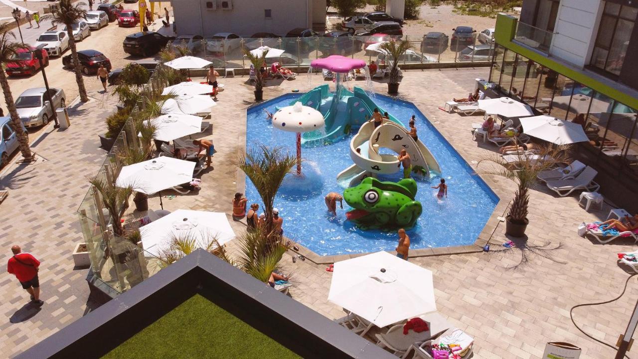 Seascape Apartment Spa N Pool Beach Resort Mamaia Buitenkant foto