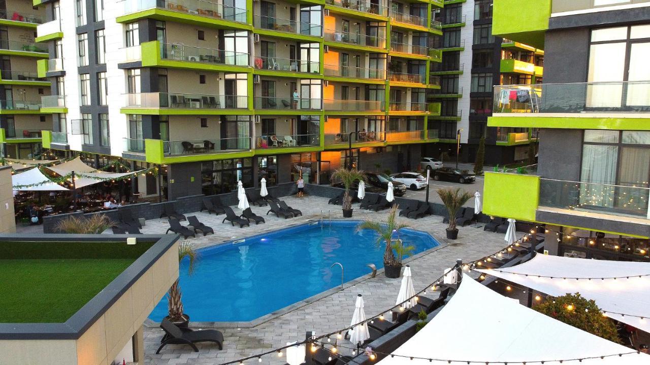 Seascape Apartment Spa N Pool Beach Resort Mamaia Buitenkant foto